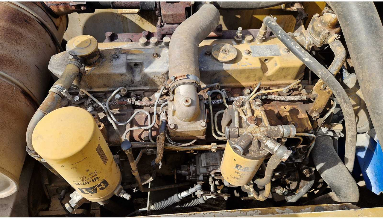 Crawler excavator Caterpillar 318C: picture 13