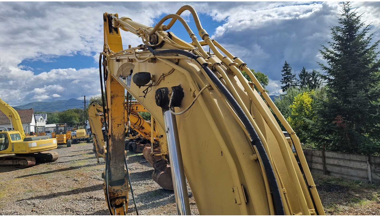 Crawler excavator Caterpillar 318C: picture 14