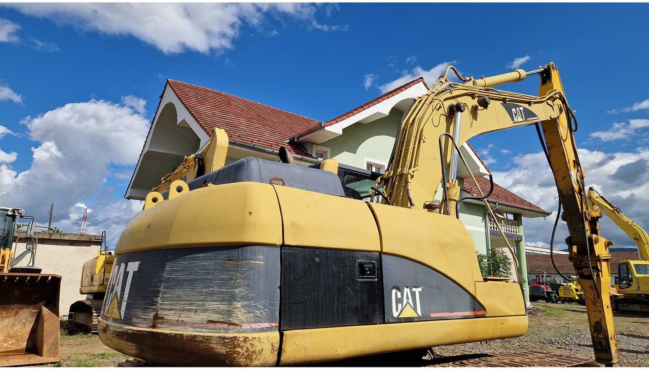 Crawler excavator Caterpillar 318C: picture 42