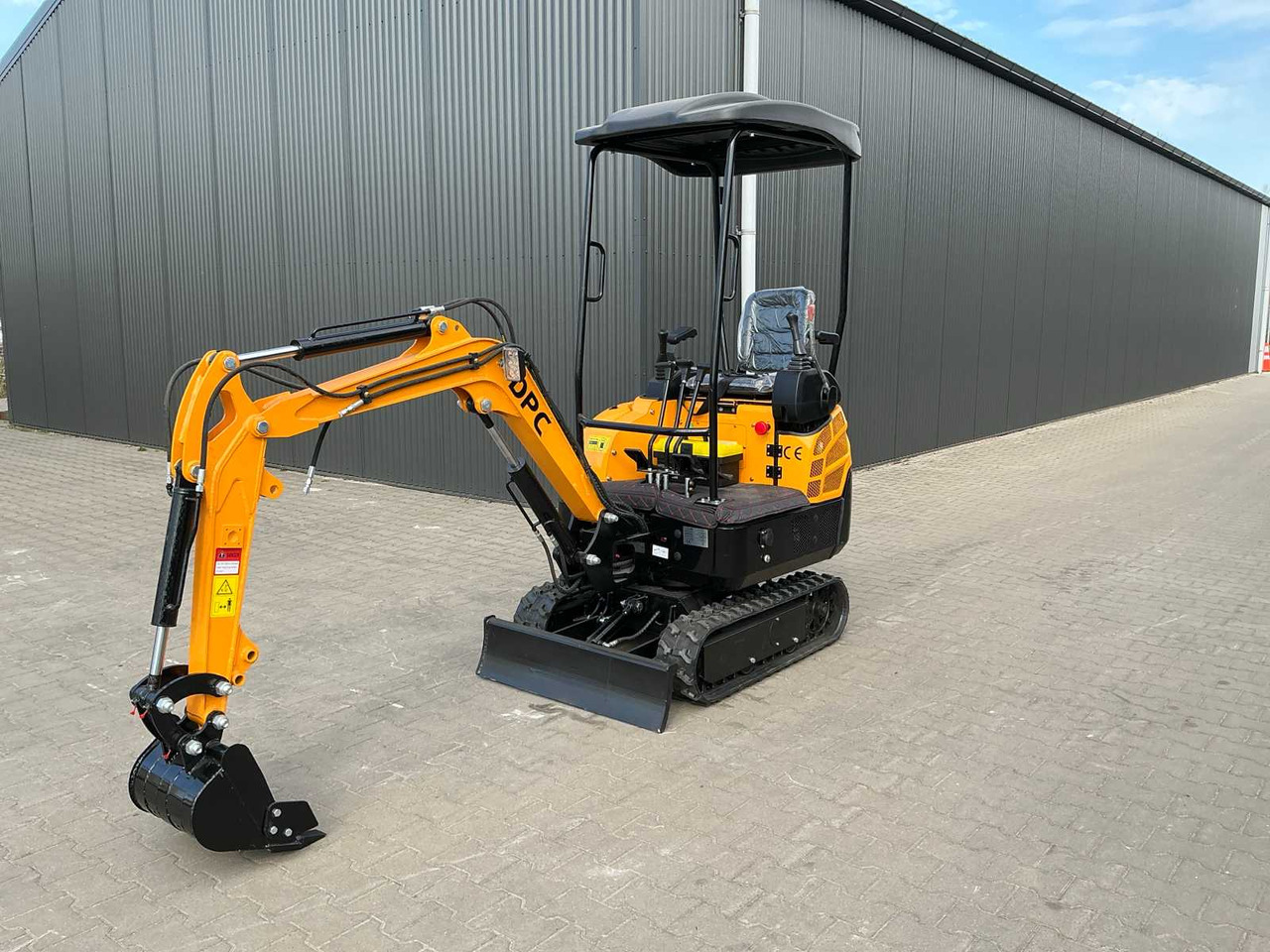 DPC HT15L Electric - Mini excavator: picture 1 DPC HT15L Electric - Mini excavator: picture 1