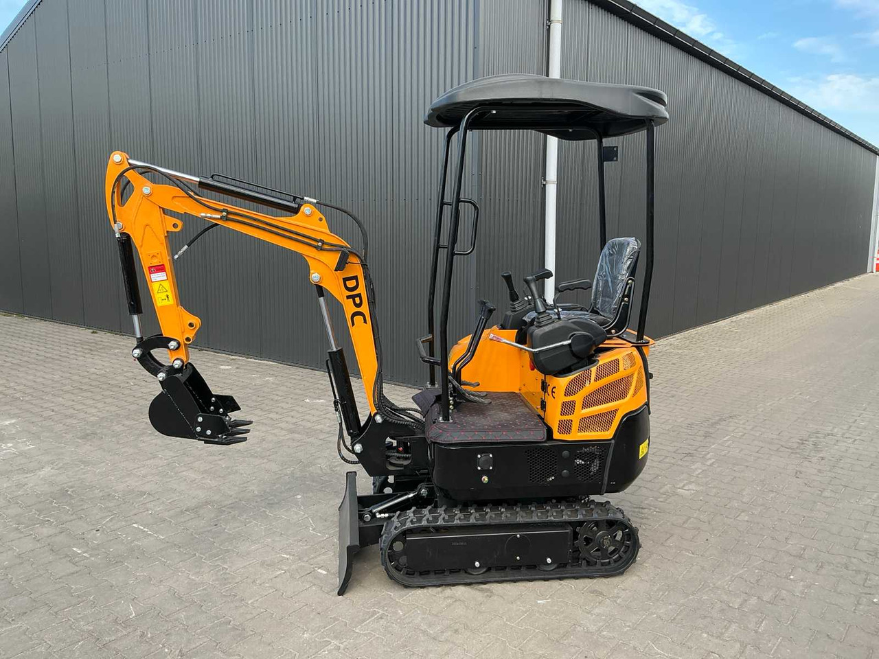 DPC HT15L Electric - Mini excavator: picture 4 DPC HT15L Electric - Mini excavator: picture 4