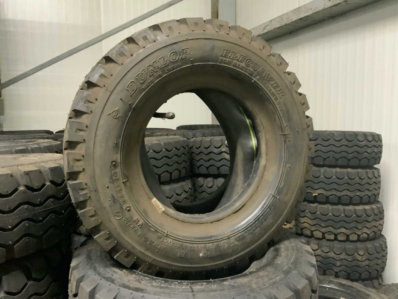 Dunlop - Wheels and tires for Farm tractor: picture 1 Dunlop - Wheels and tires for Farm tractor: picture 1