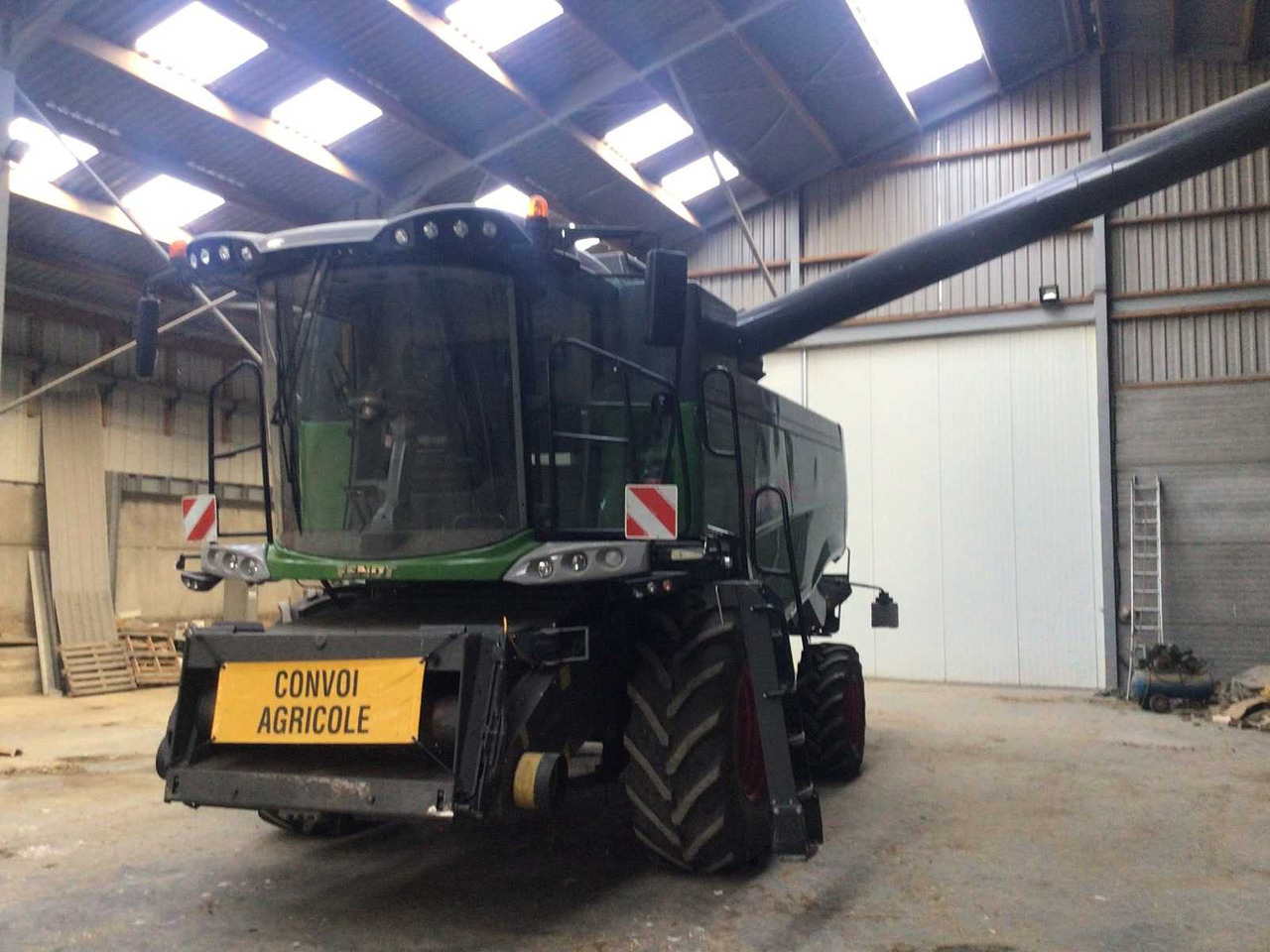 Fendt 6335C - Combine harvester: picture 1 Fendt 6335C - Combine harvester: picture 1