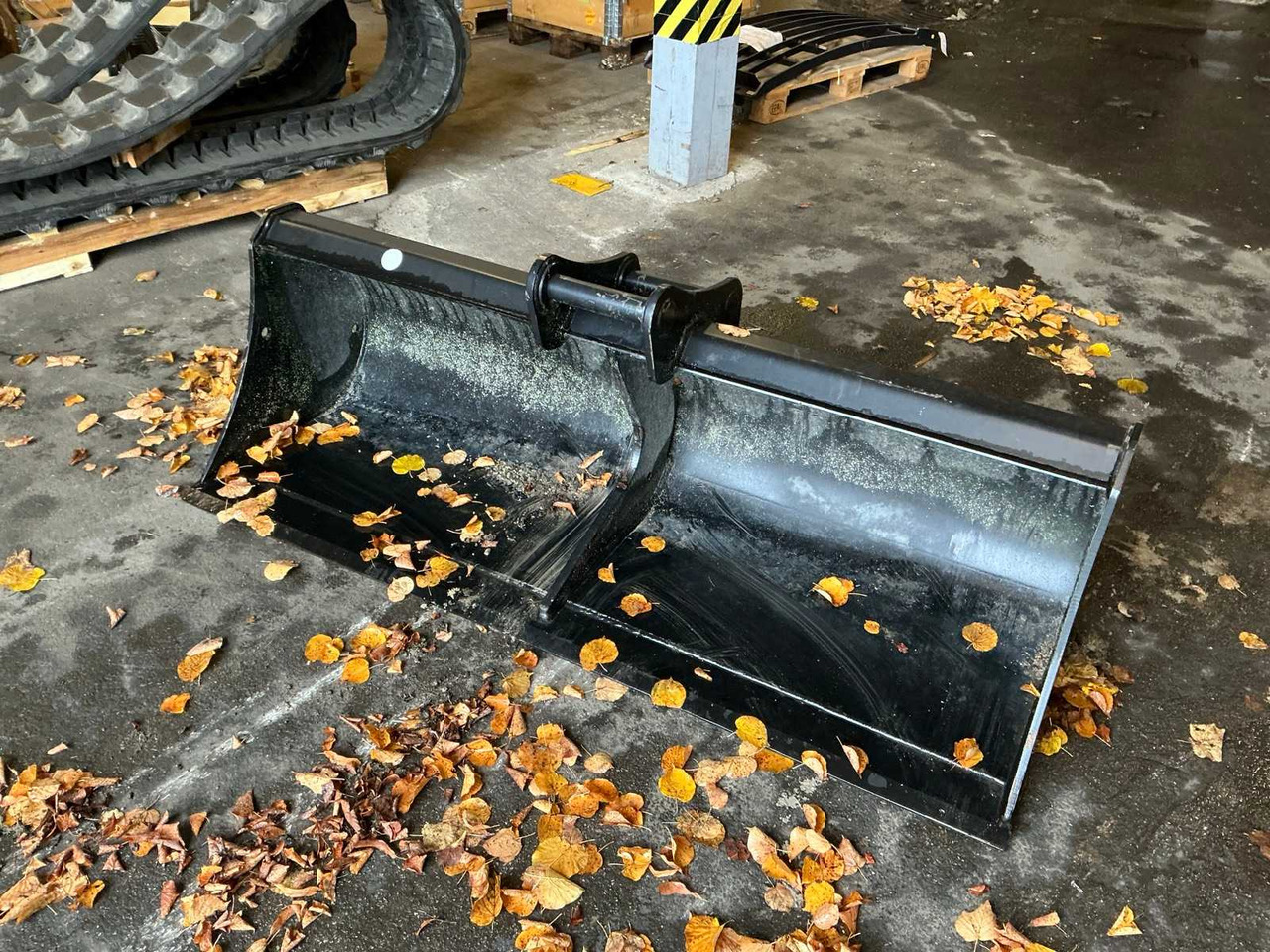 GEITH - 2021 - SPOON FOR YANMAR - Wheel loader: picture 1 GEITH - 2021 - SPOON FOR YANMAR - Wheel loader: picture 1