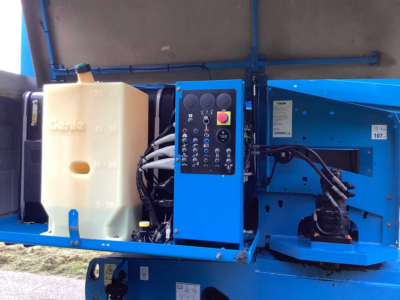 Genie S45 - Aerial platform: picture 5 Genie S45 - Aerial platform: picture 5