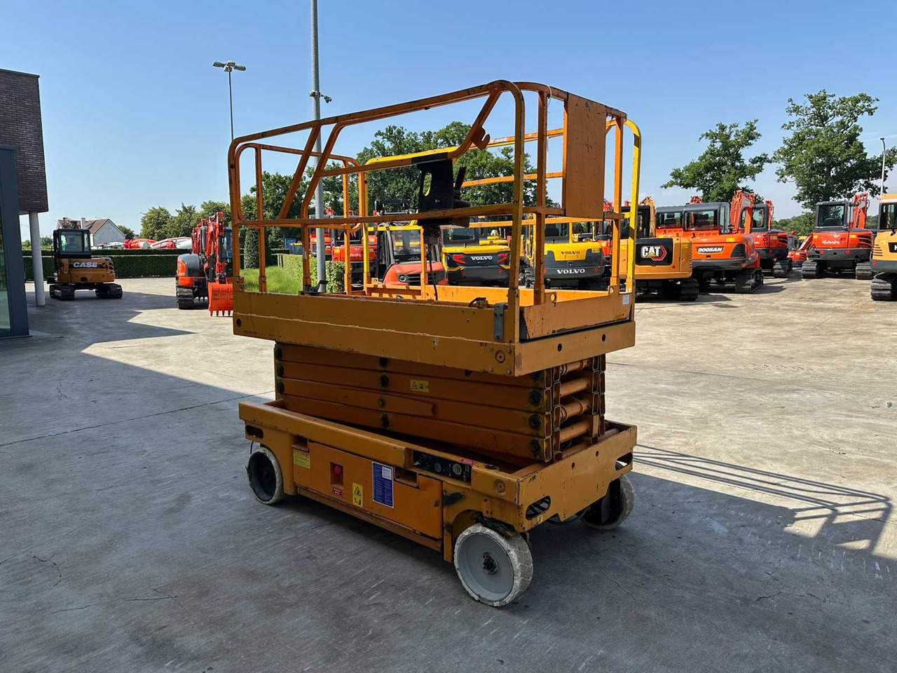 Haulotte Compact 12 - Aerial platform: picture 3 Haulotte Compact 12 - Aerial platform: picture 3