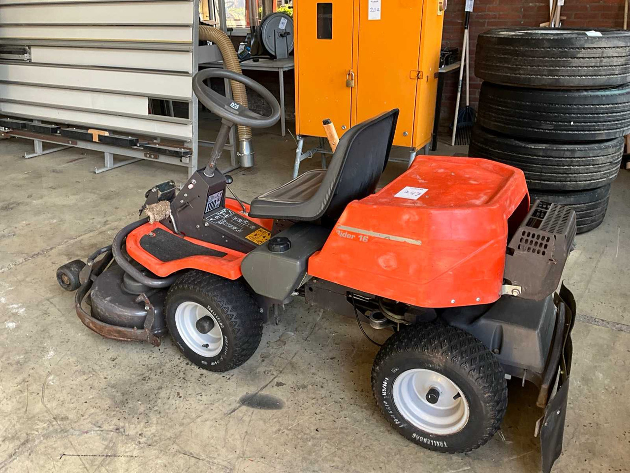 Husqvarna Rider 16 - Garden mower: picture 4 Husqvarna Rider 16 - Garden mower: picture 4