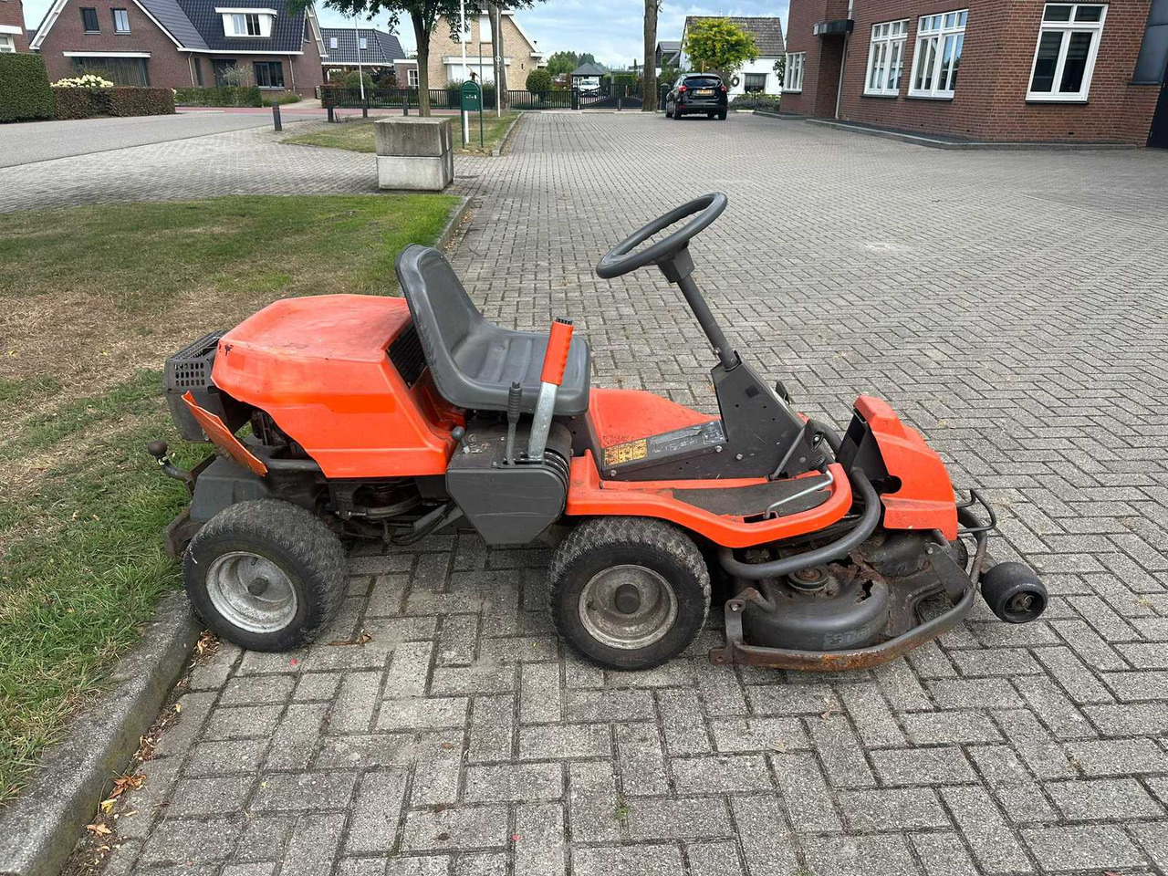 Husqvarna rider - Garden mower: picture 2 Husqvarna rider - Garden mower: picture 2