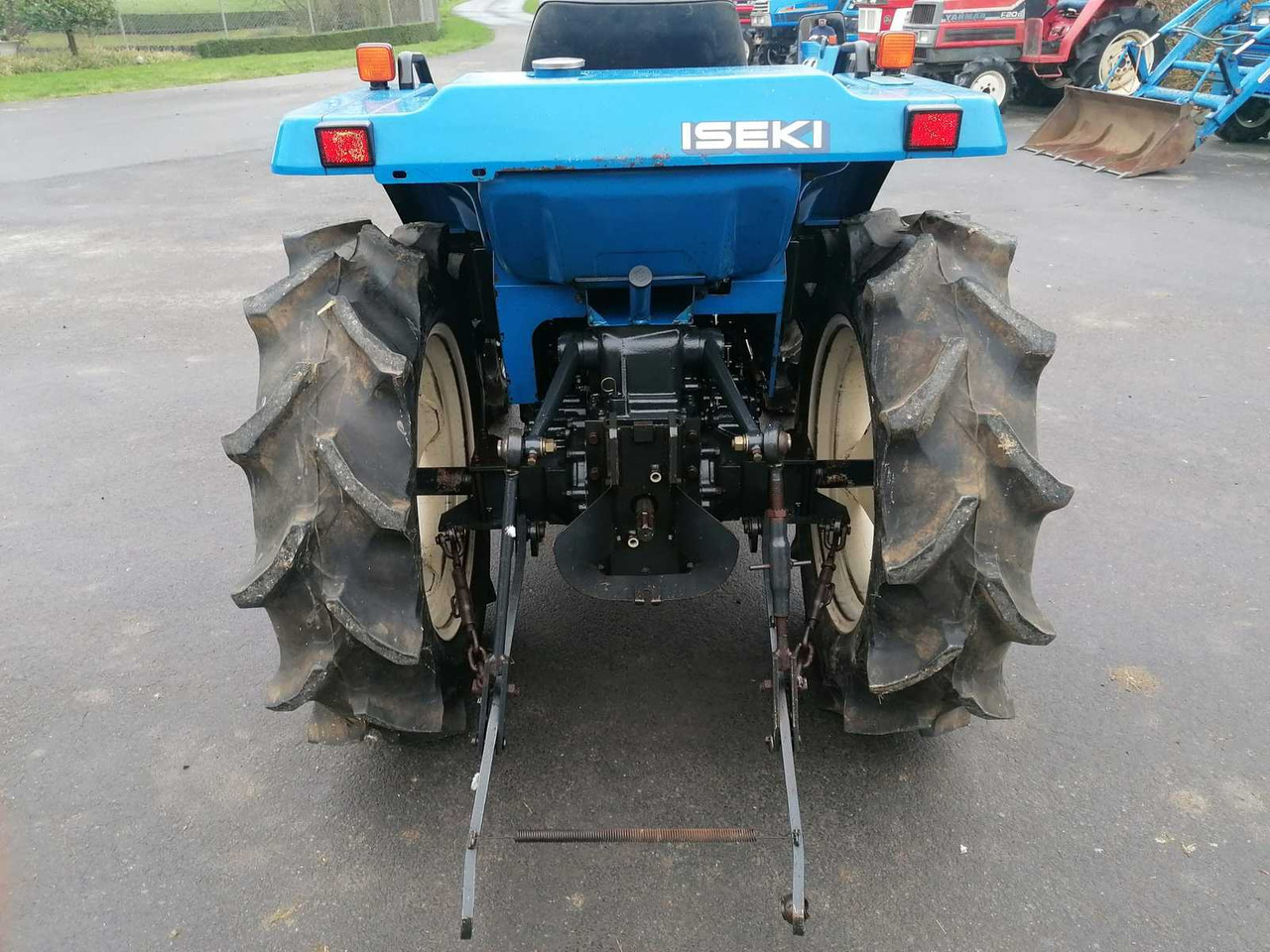 Iseki TU217F - Compact tractor: picture 4 Iseki TU217F - Compact tractor: picture 4