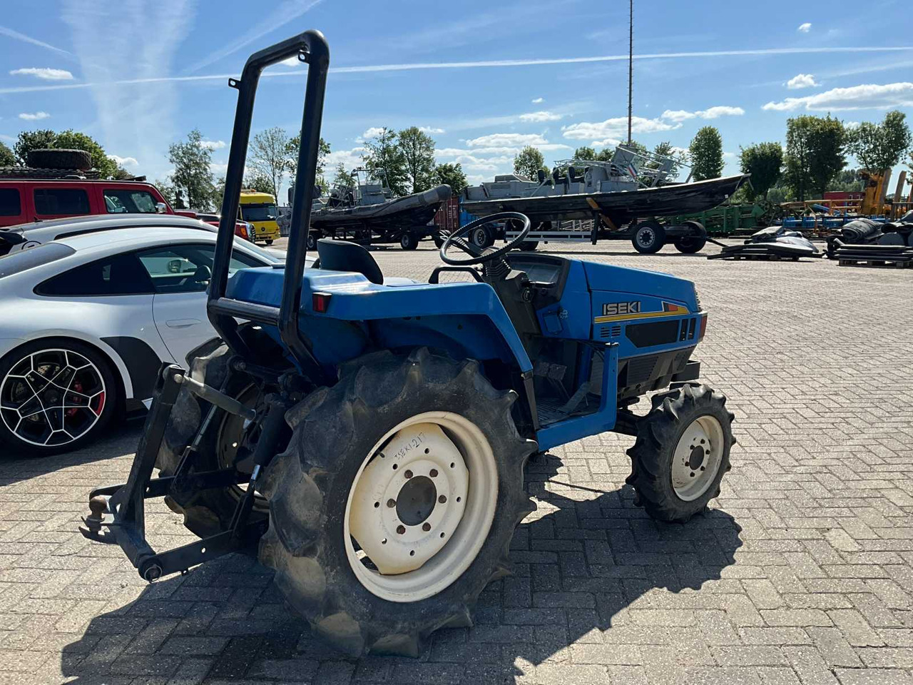 Iseki TU217F - Compact tractor: picture 5 Iseki TU217F - Compact tractor: picture 5