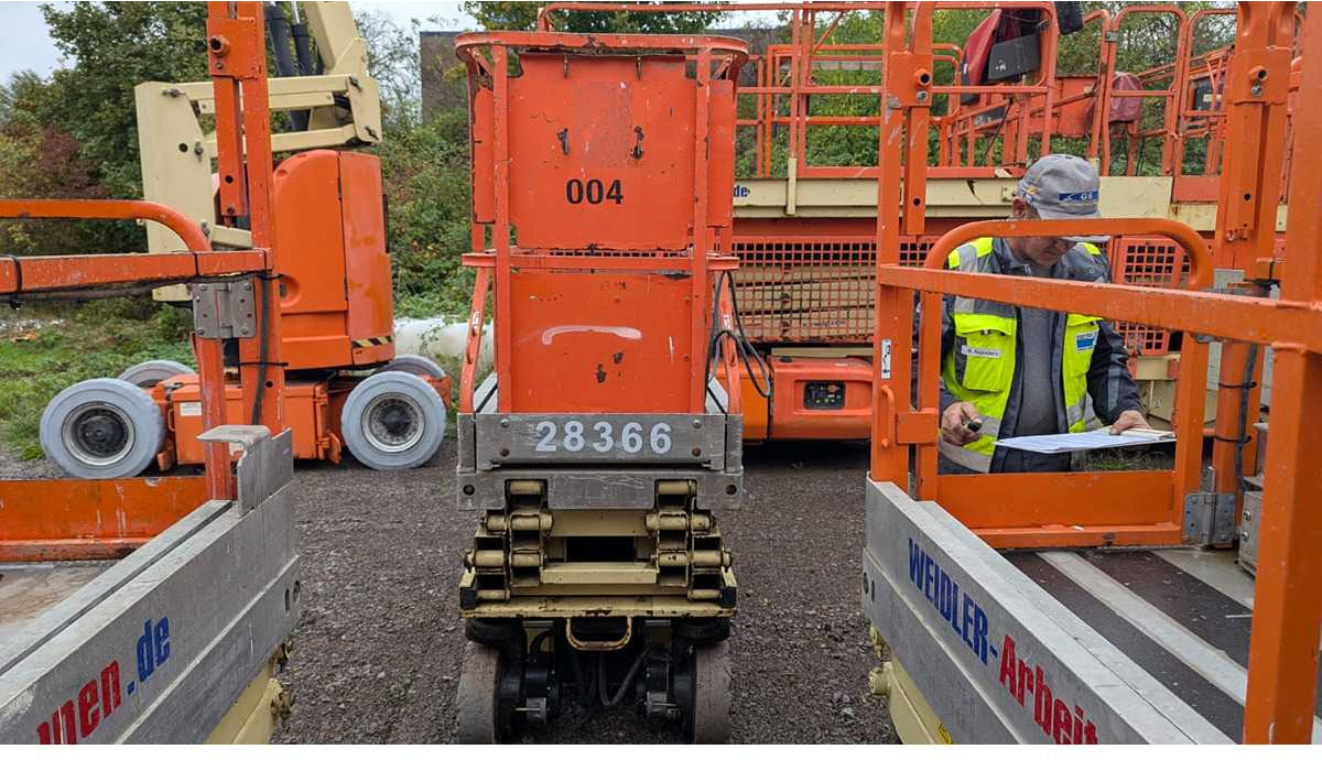 JLG - 1930ES - AERIAL WORK PLATFORMS (NO. 28366) - 2005 - Aerial platform: picture 2 JLG - 1930ES - AERIAL WORK PLATFORMS (NO. 28366) - 2005 - Aerial platform: picture 2