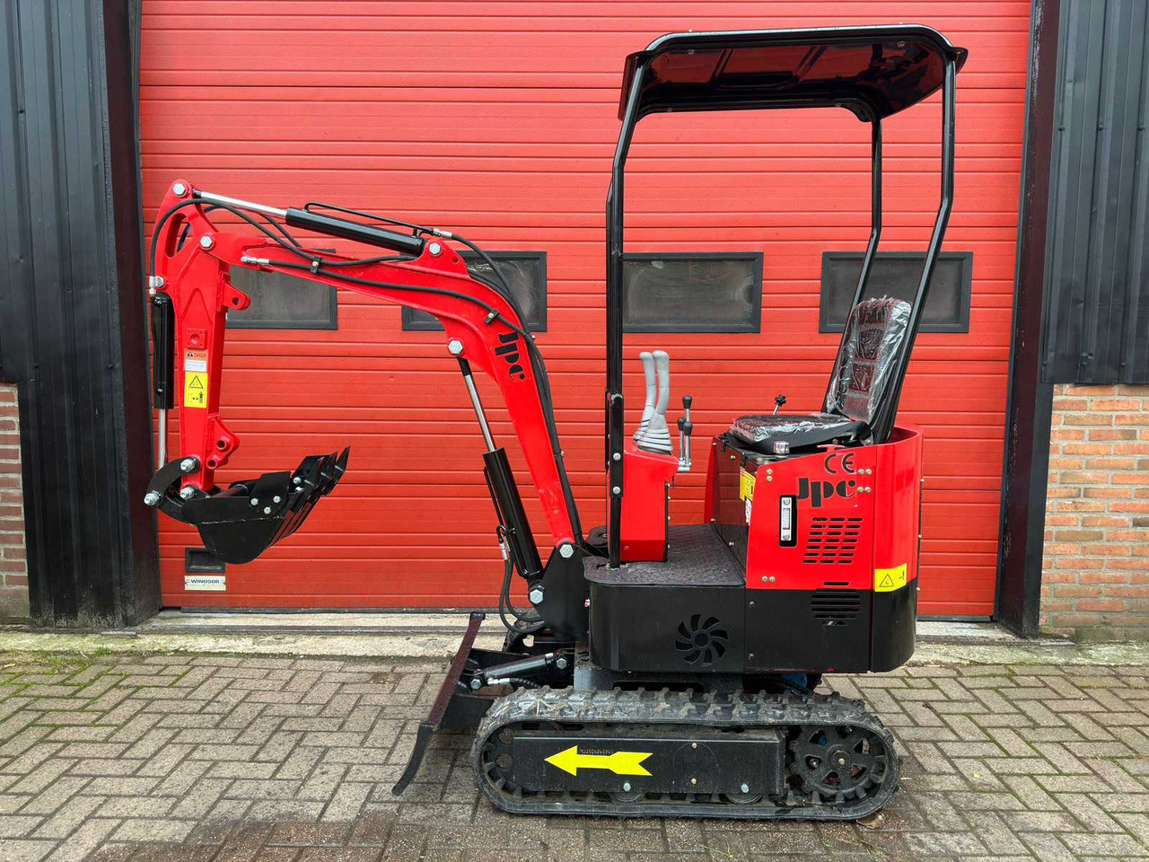 JPC HT12 - Mini excavator: picture 1 JPC HT12 - Mini excavator: picture 1