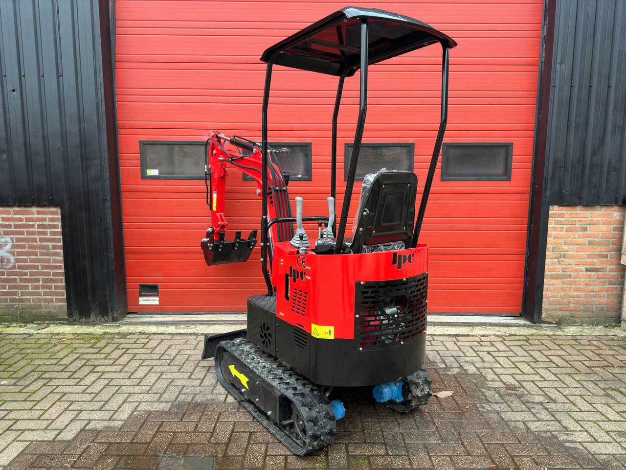JPC HT12 - Mini excavator: picture 2 JPC HT12 - Mini excavator: picture 2