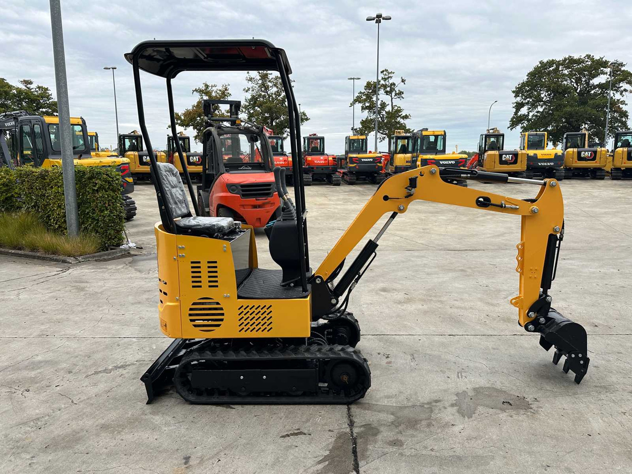 JPC KV12 - Mini excavator: picture 5 JPC KV12 - Mini excavator: picture 5