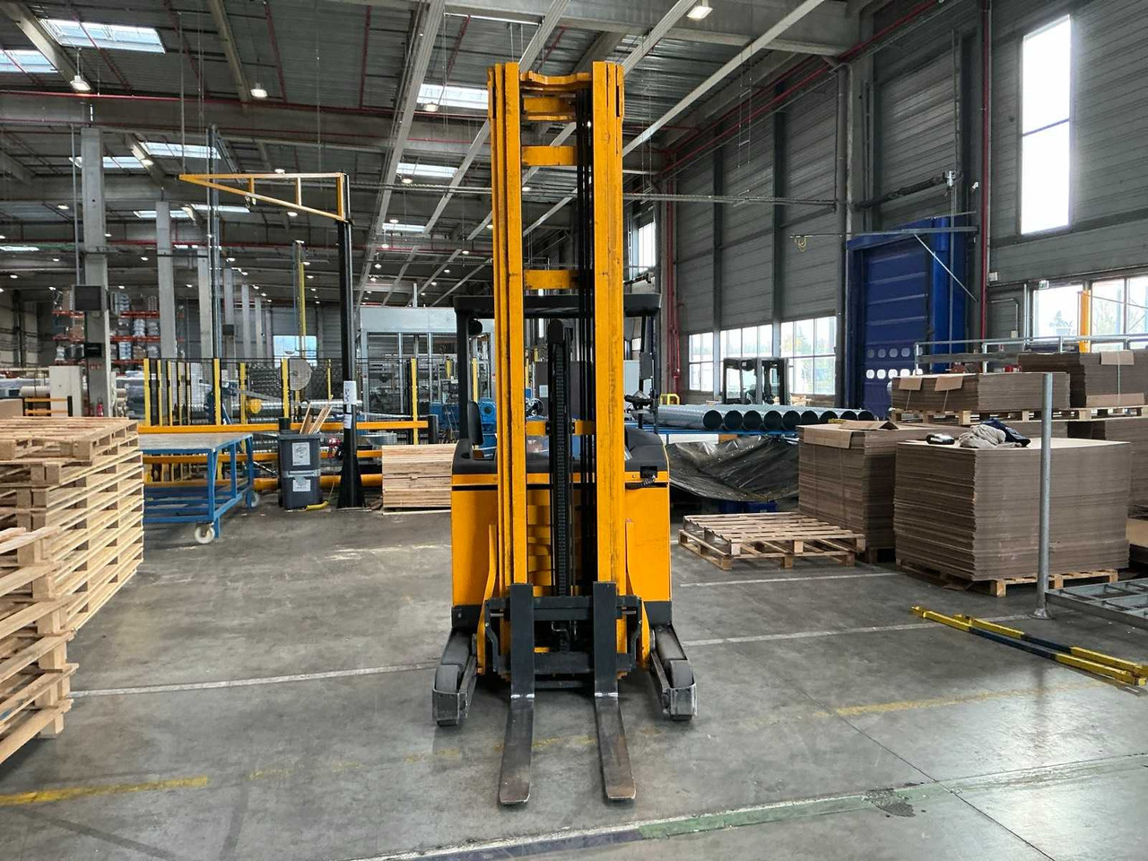 JUNGHEINRICH - 2015 - ETV214 - FORKLIFT - Forklift: picture 2 JUNGHEINRICH - 2015 - ETV214 - FORKLIFT - Forklift: picture 2