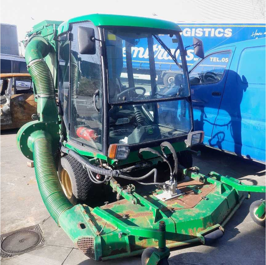 John Deere 1505 Series 4WD - Garden mower: picture 1 John Deere 1505 Series 4WD - Garden mower: picture 1
