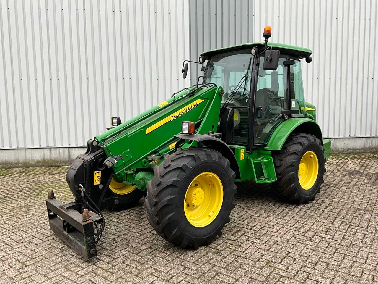John Deere 3800 - Wheel loader: picture 1 John Deere 3800 - Wheel loader: picture 1