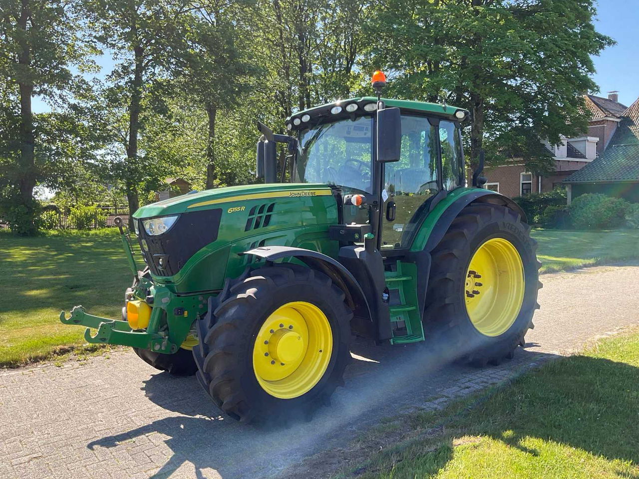 John Deere 6155R - Farm tractor: picture 1 John Deere 6155R - Farm tractor: picture 1