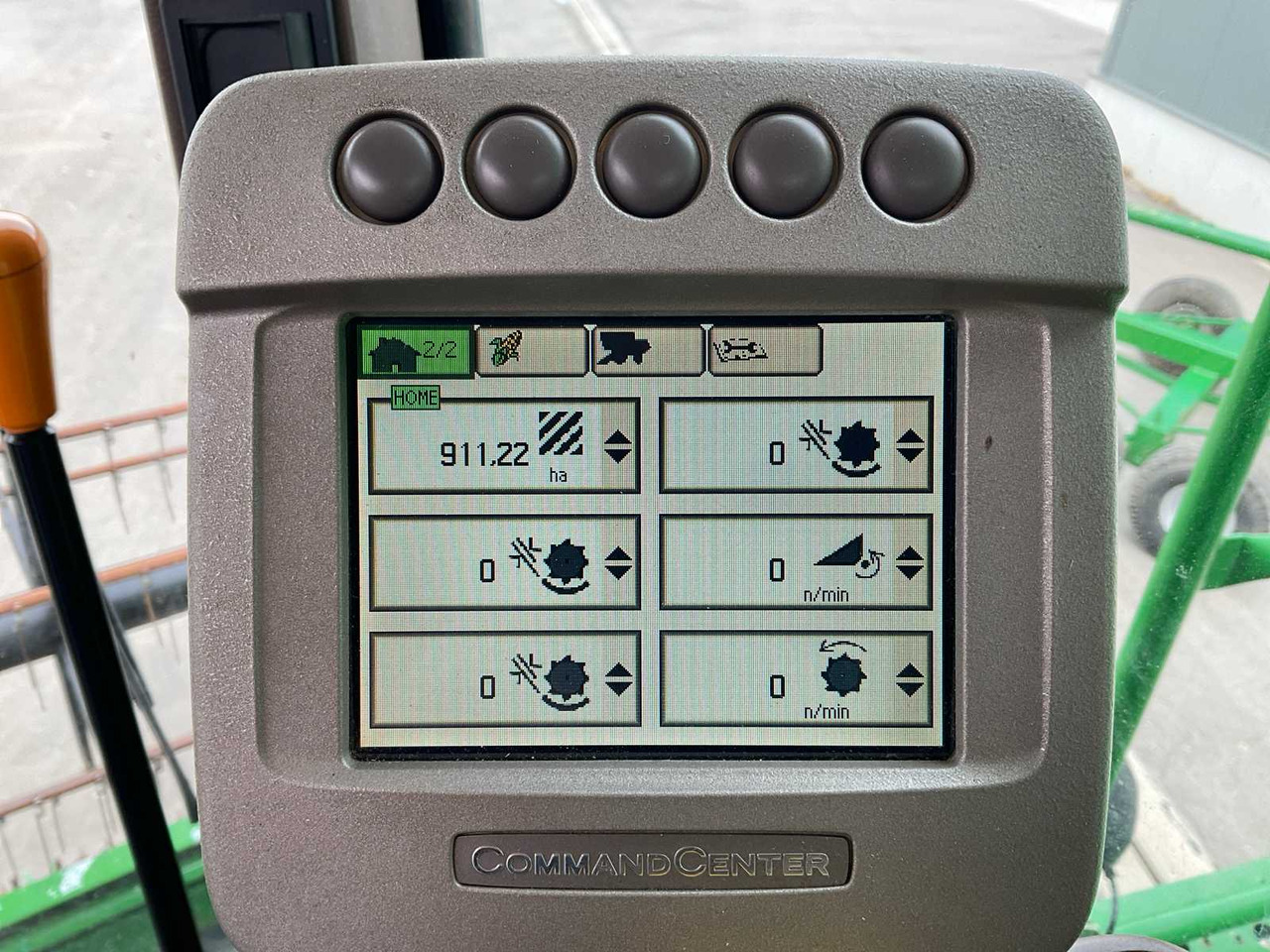 Combine harvester John Deere T670: picture 34