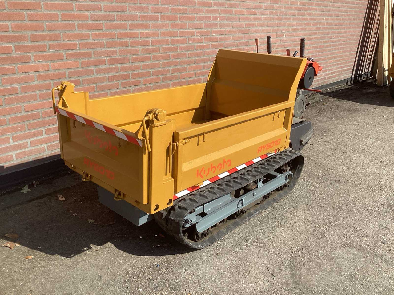 KUBOTA RY601D-3 - Dumper: picture 5 KUBOTA RY601D-3 - Dumper: picture 5