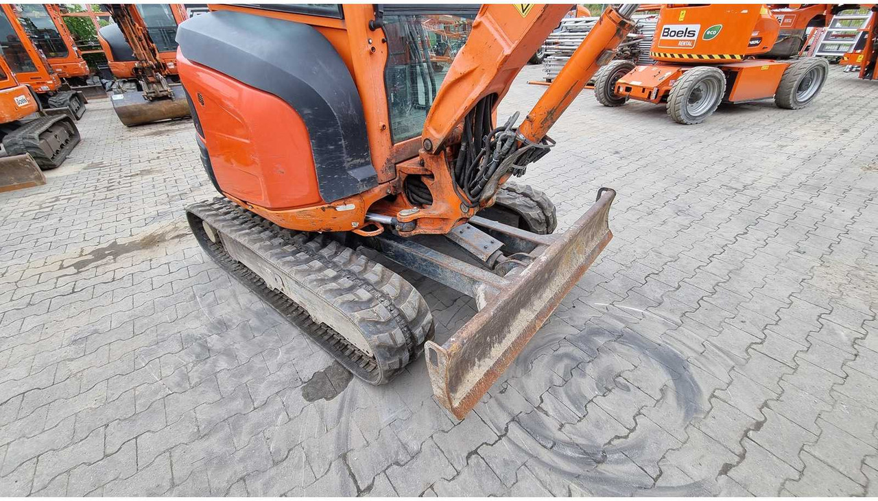 Mini excavator KUBOTA U27-4: picture 10