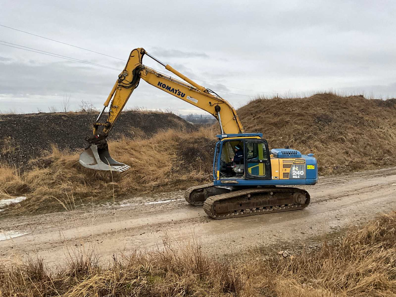Komatsu PC240ONLC-8 - Crawler excavator: picture 1 Komatsu PC240ONLC-8 - Crawler excavator: picture 1