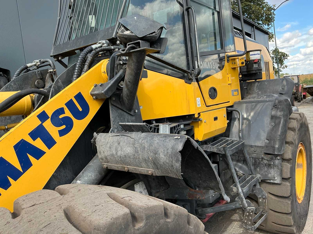 Wheel loader Komatsu WA270-8EO: picture 13