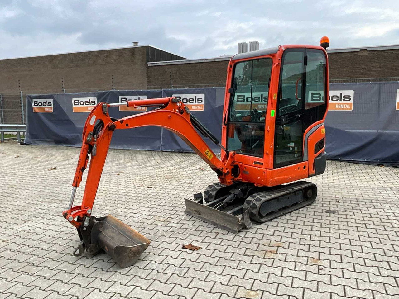 Kubota KX016-4G - Mini excavator: picture 1 Kubota KX016-4G - Mini excavator: picture 1