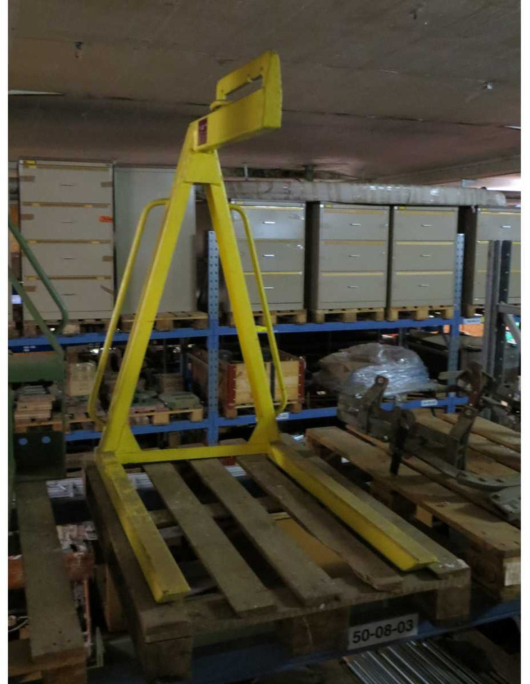 L12 HOIST L12 - Aerial platform: picture 2 L12 HOIST L12 - Aerial platform: picture 2