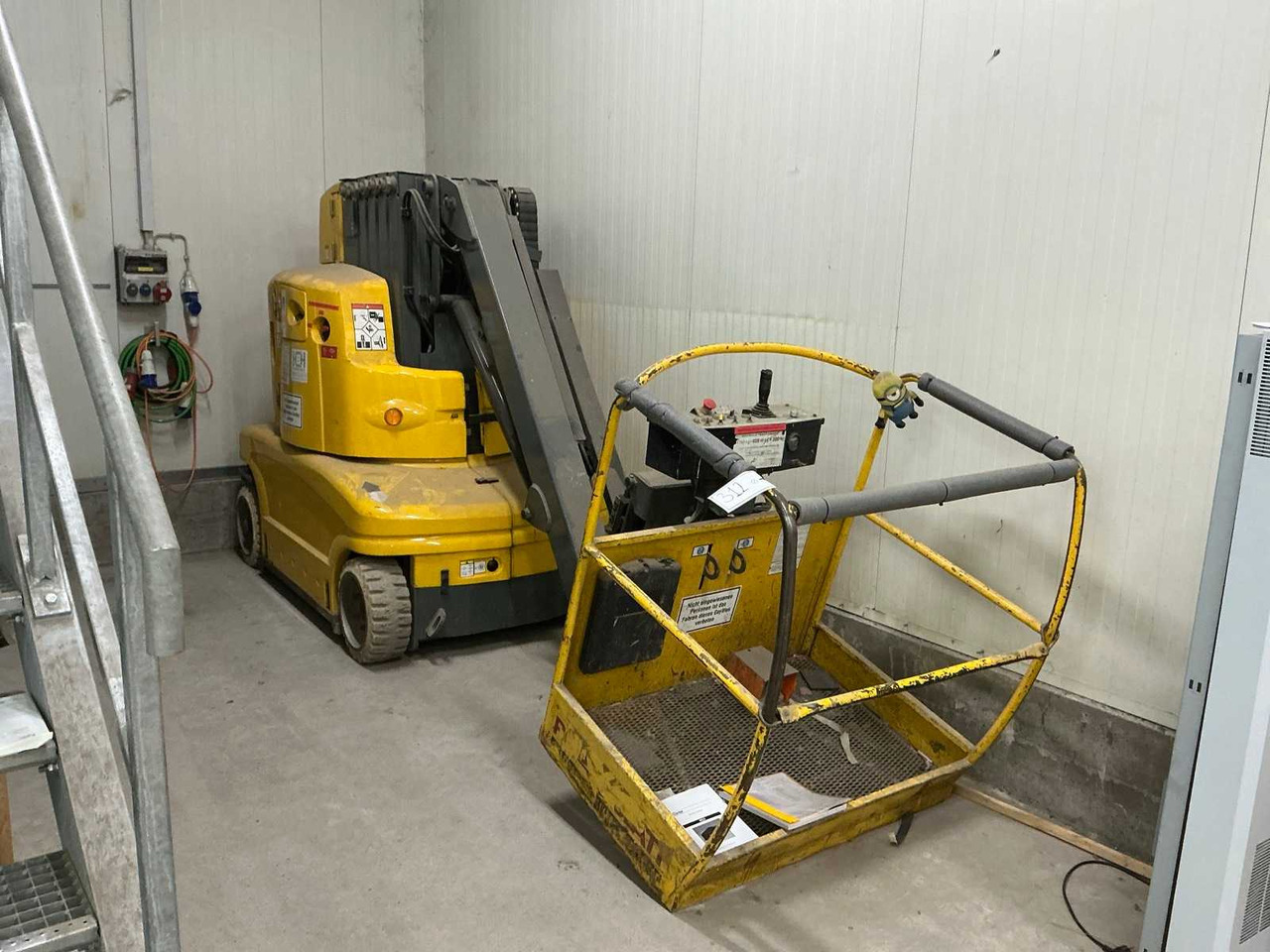 MANLIFT TOUCAN 1210 ARTICULATED WORK PLATFORM (2004) - Aerial platform: picture 1 MANLIFT TOUCAN 1210 ARTICULATED WORK PLATFORM (2004) - Aerial platform: picture 1