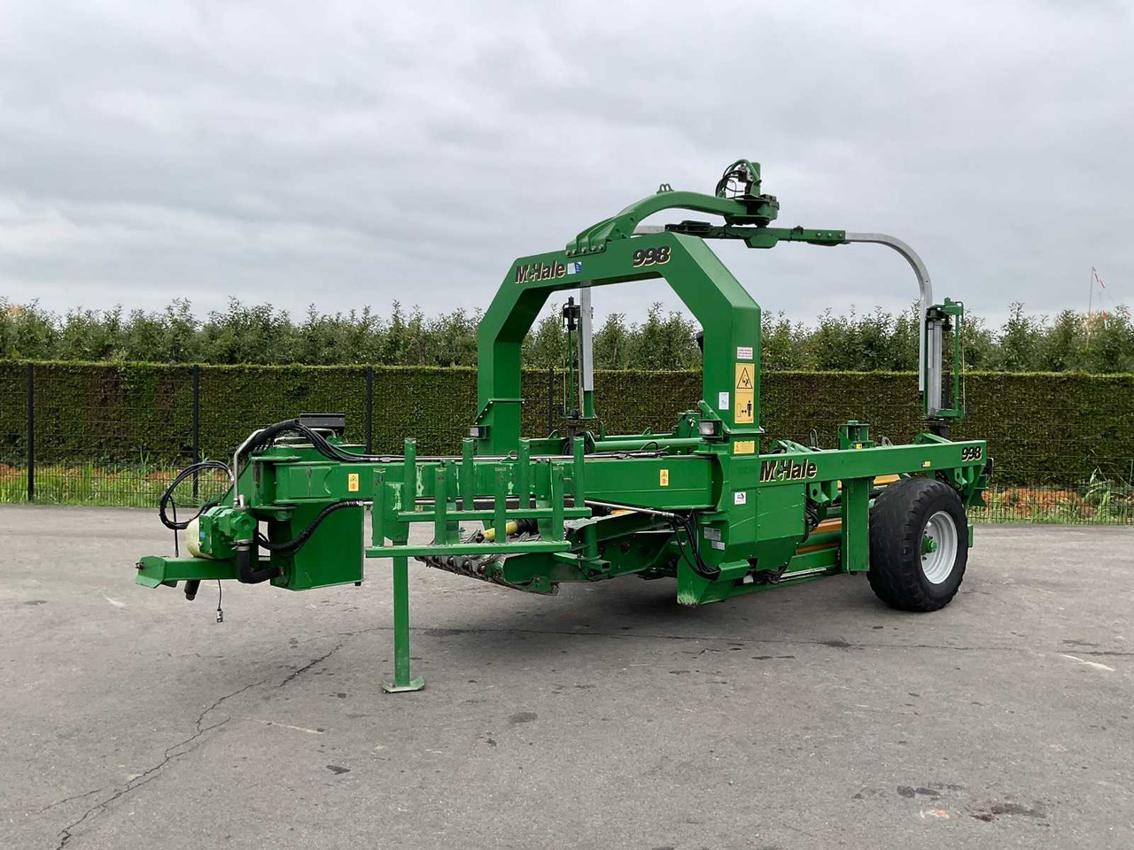 McHale 998 - Bale wrapper: picture 2 McHale 998 - Bale wrapper: picture 2