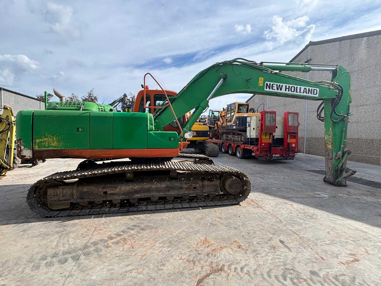 New Holland E265 - Crawler excavator: picture 3 New Holland E265 - Crawler excavator: picture 3