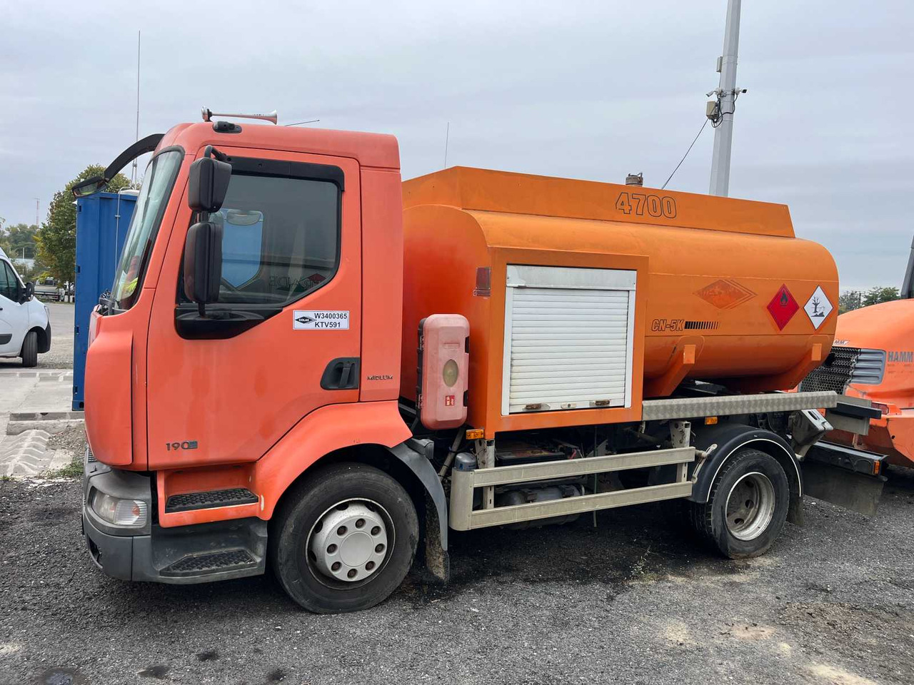 RENAULT Midlum 190.12 Light - Asphalt distributor: picture 2 RENAULT Midlum 190.12 Light - Asphalt distributor: picture 2