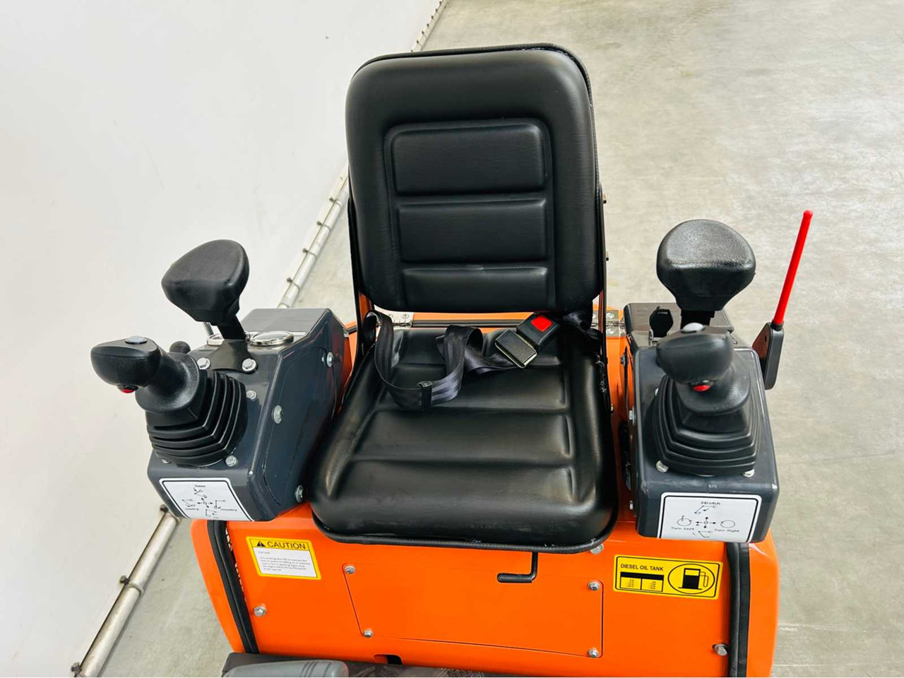 RTE CRE112 - Mini excavator: picture 5 RTE CRE112 - Mini excavator: picture 5