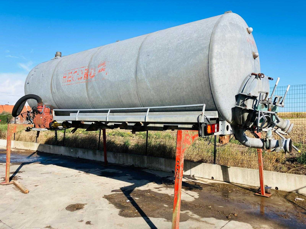 Record V18000 - Slurry tanker: picture 1 Record V18000 - Slurry tanker: picture 1