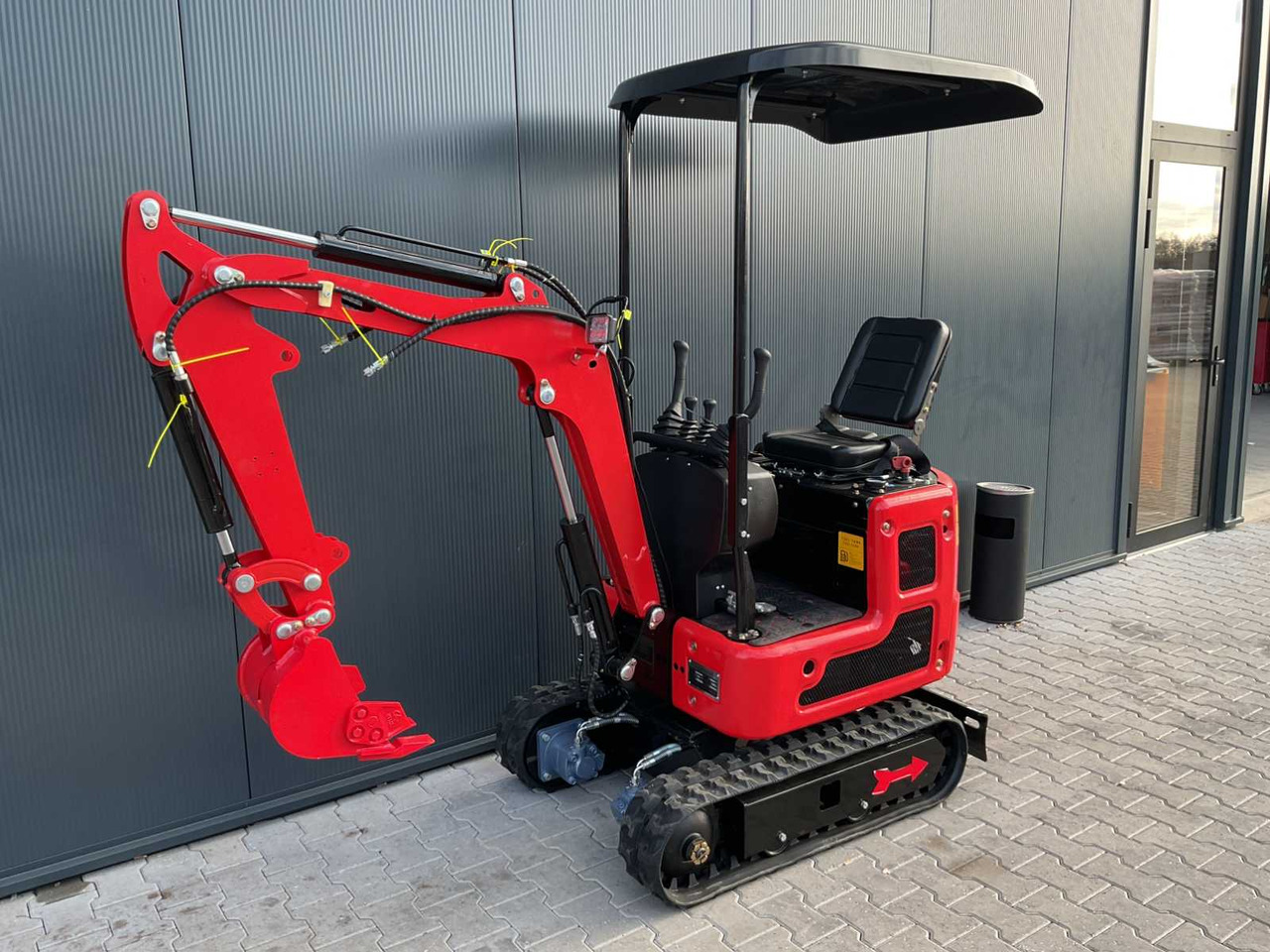 Rhino-Cross R319 - Mini excavator: picture 1 Rhino-Cross R319 - Mini excavator: picture 1