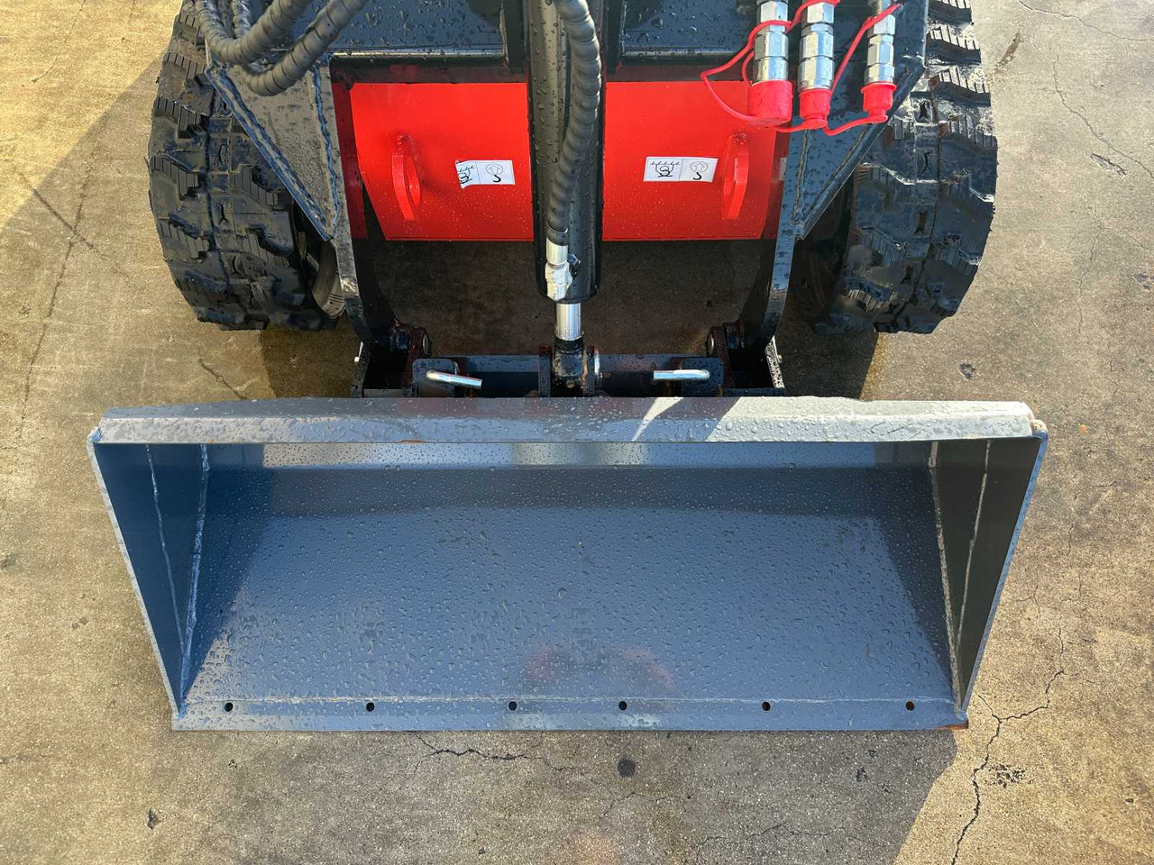 Skid steer loader SMACH SH380: picture 8