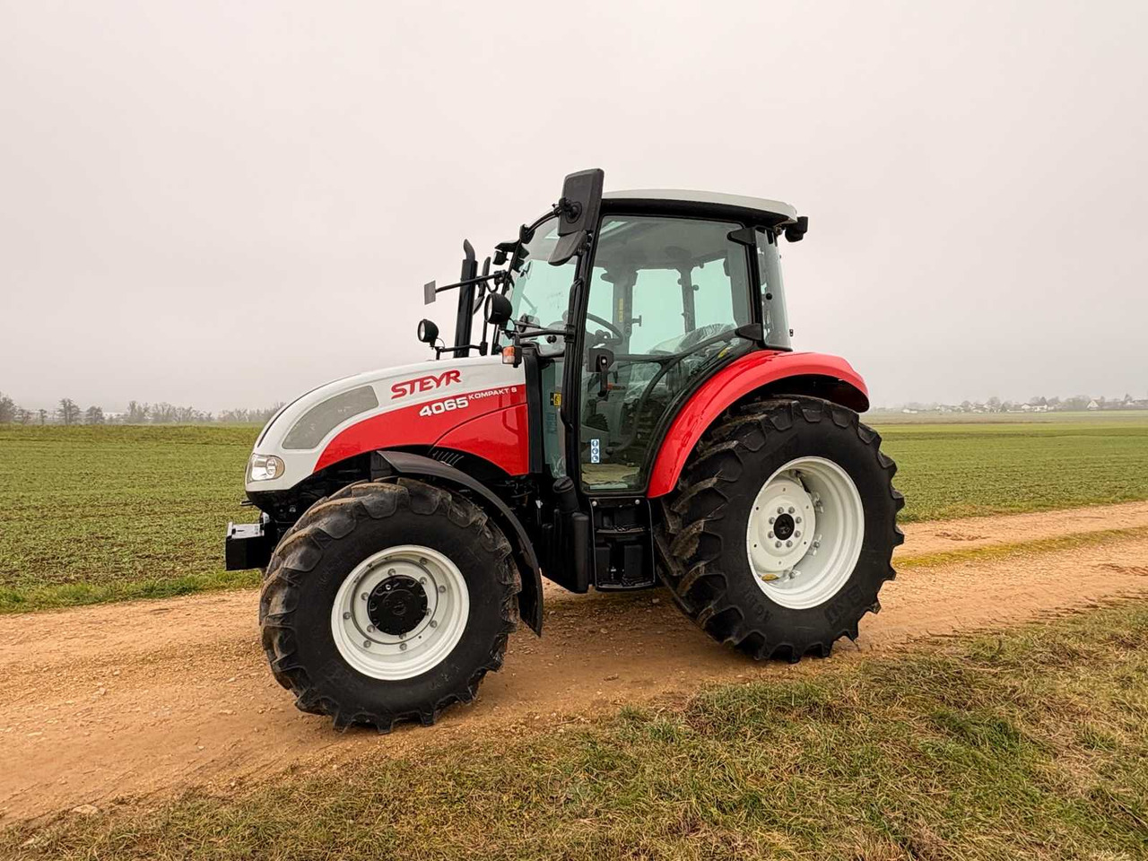 Farm tractor STEYR 4065 S - COMPACT ALL-WHEEL DRIVE TRACTOR (2022): picture 10