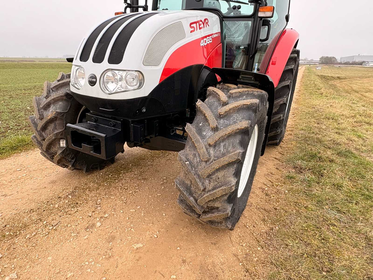 Farm tractor STEYR 4065 S - COMPACT ALL-WHEEL DRIVE TRACTOR (2022): picture 12
