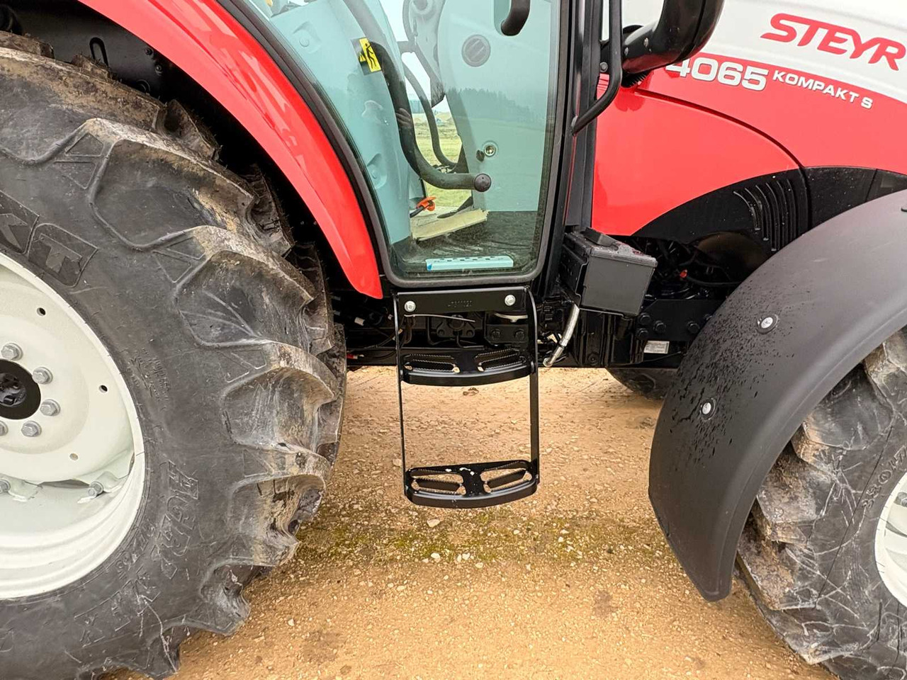 Farm tractor STEYR 4065 S - COMPACT ALL-WHEEL DRIVE TRACTOR (2022): picture 22