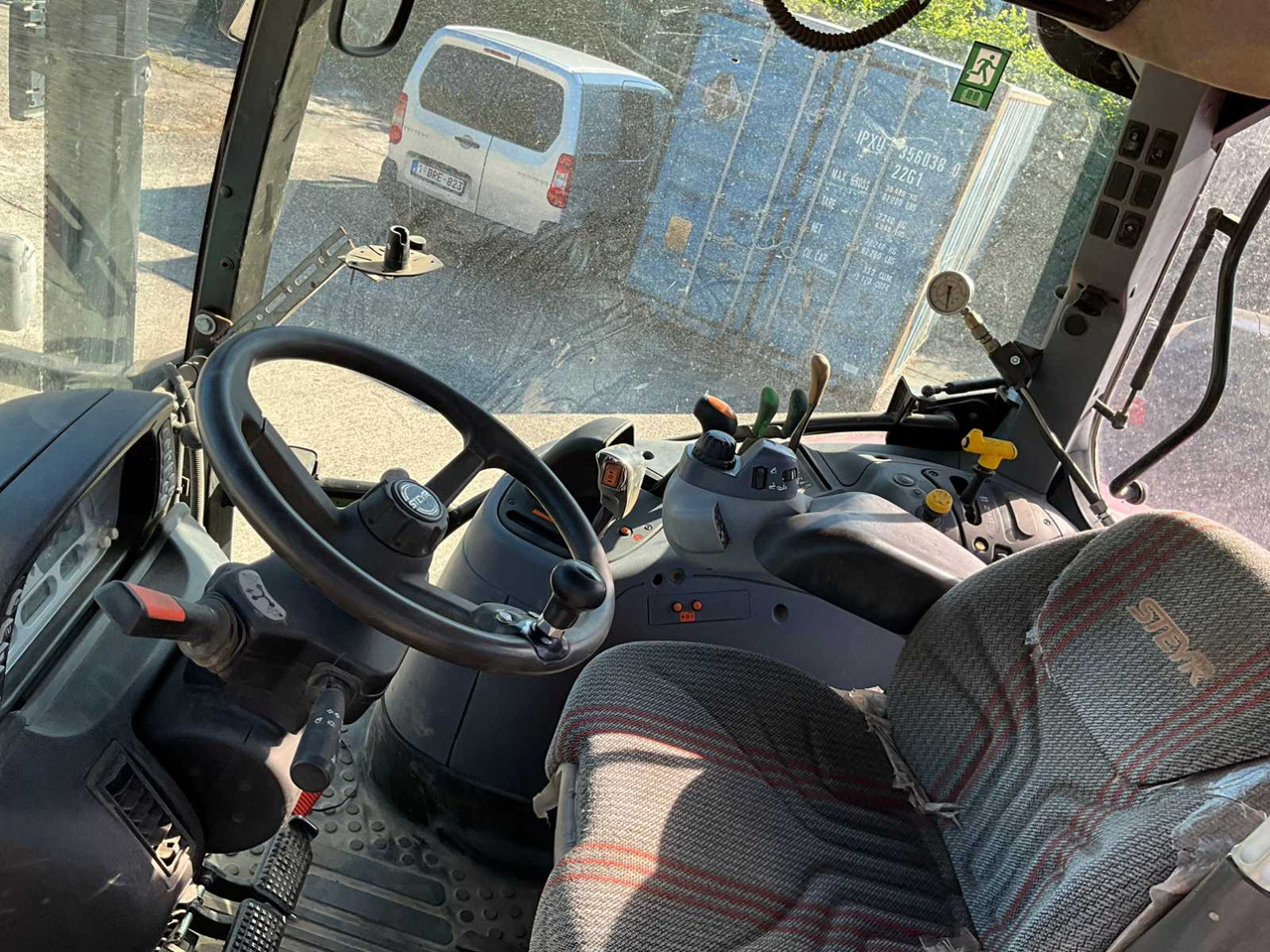 Farm tractor Steyr PROFI4135: picture 22