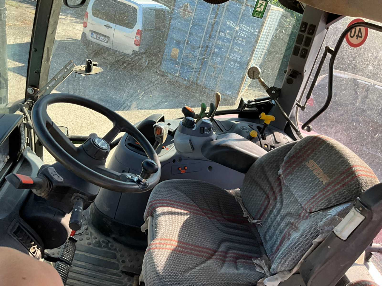Farm tractor Steyr PROFI4135: picture 19
