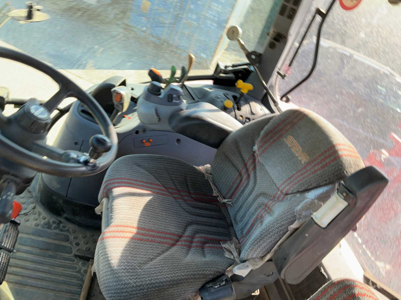 Farm tractor Steyr PROFI4135: picture 20
