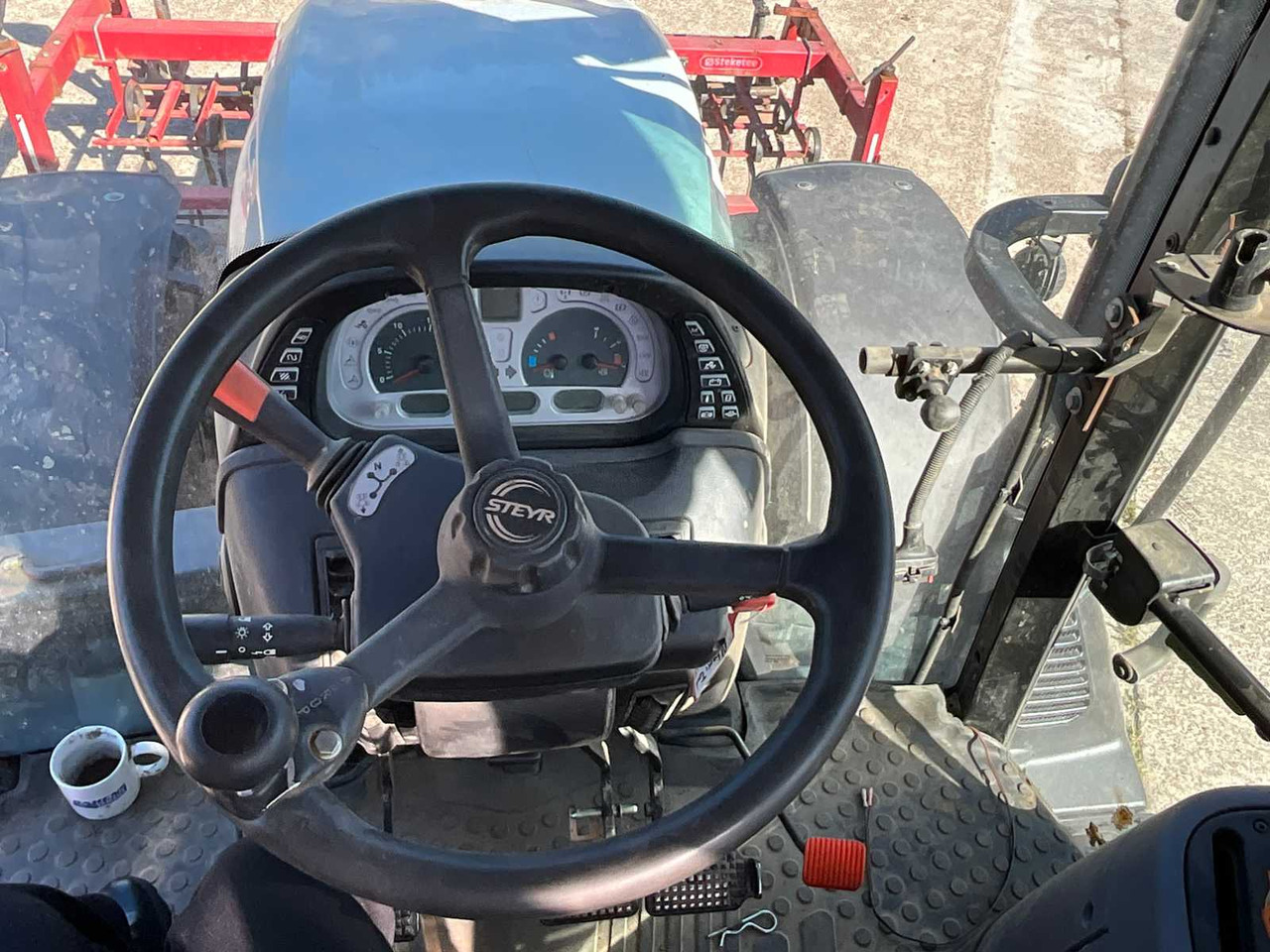 Farm tractor Steyr PROFI4135: picture 24