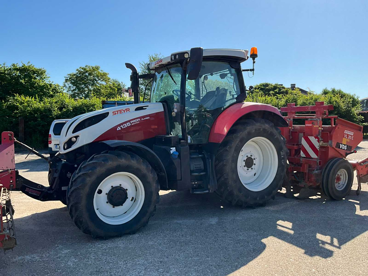 Farm tractor Steyr PROFI4135: picture 10