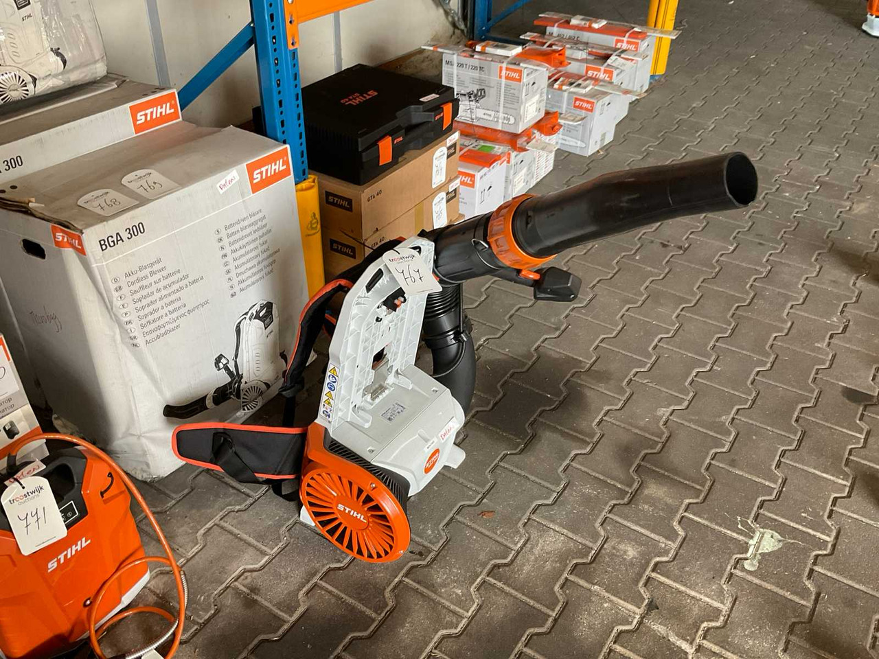 Stihl BGA 300 - Garden equipment: picture 2 Stihl BGA 300 - Garden equipment: picture 2
