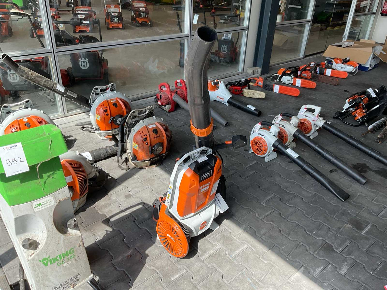 Stihl BGA 300 - Garden equipment: picture 1 Stihl BGA 300 - Garden equipment: picture 1