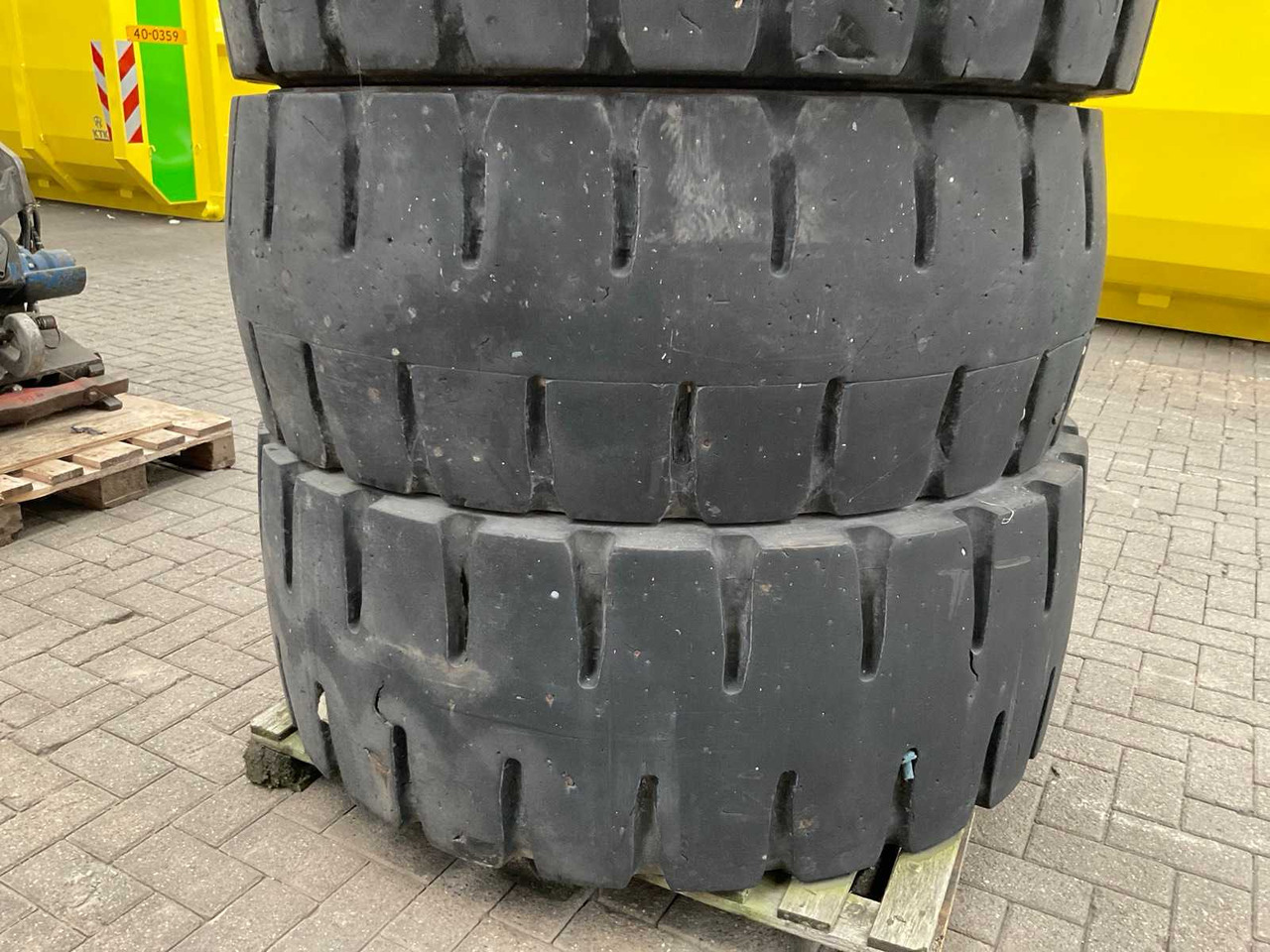 Trelleborg EMR1050 Grondverzet - Wheels and tires for Farm tractor: picture 4 Trelleborg EMR1050 Grondverzet - Wheels and tires for Farm tractor: picture 4