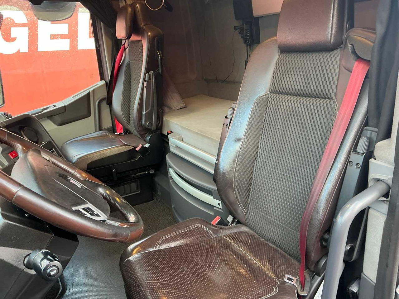 Truck 2017 RENAULT T480 COMFORT THD001 HIGH EDITION TRACTOR RENAULT T480 COMFORT: picture 17 Truck 2017 RENAULT T480 COMFORT THD001 HIGH EDITION TRACTOR RENAULT T480 COMFORT: picture 17