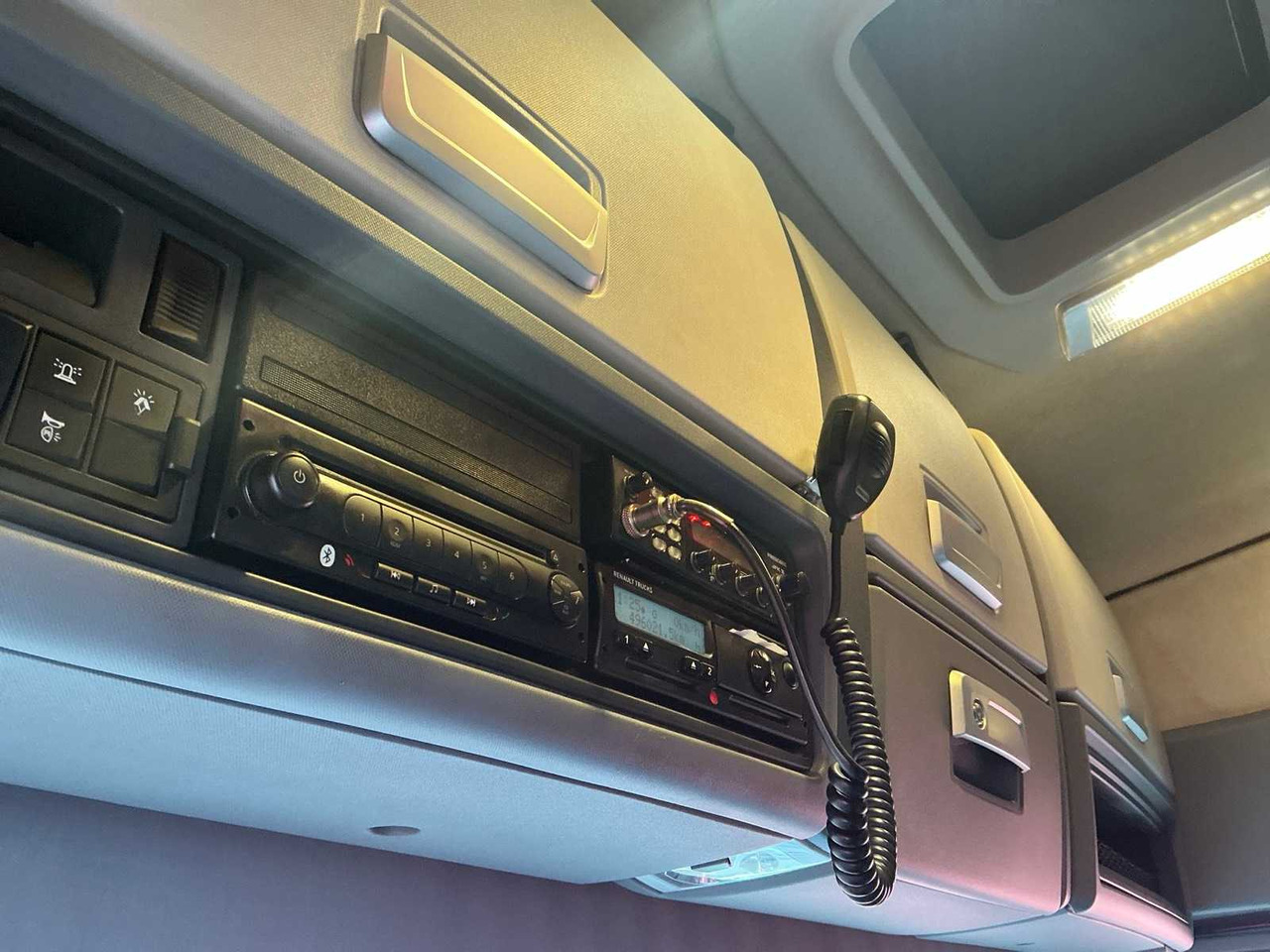 Truck 2017 RENAULT T480 COMFORT THD001 HIGH EDITION TRACTOR RENAULT T480 COMFORT: picture 25 Truck 2017 RENAULT T480 COMFORT THD001 HIGH EDITION TRACTOR RENAULT T480 COMFORT: picture 25